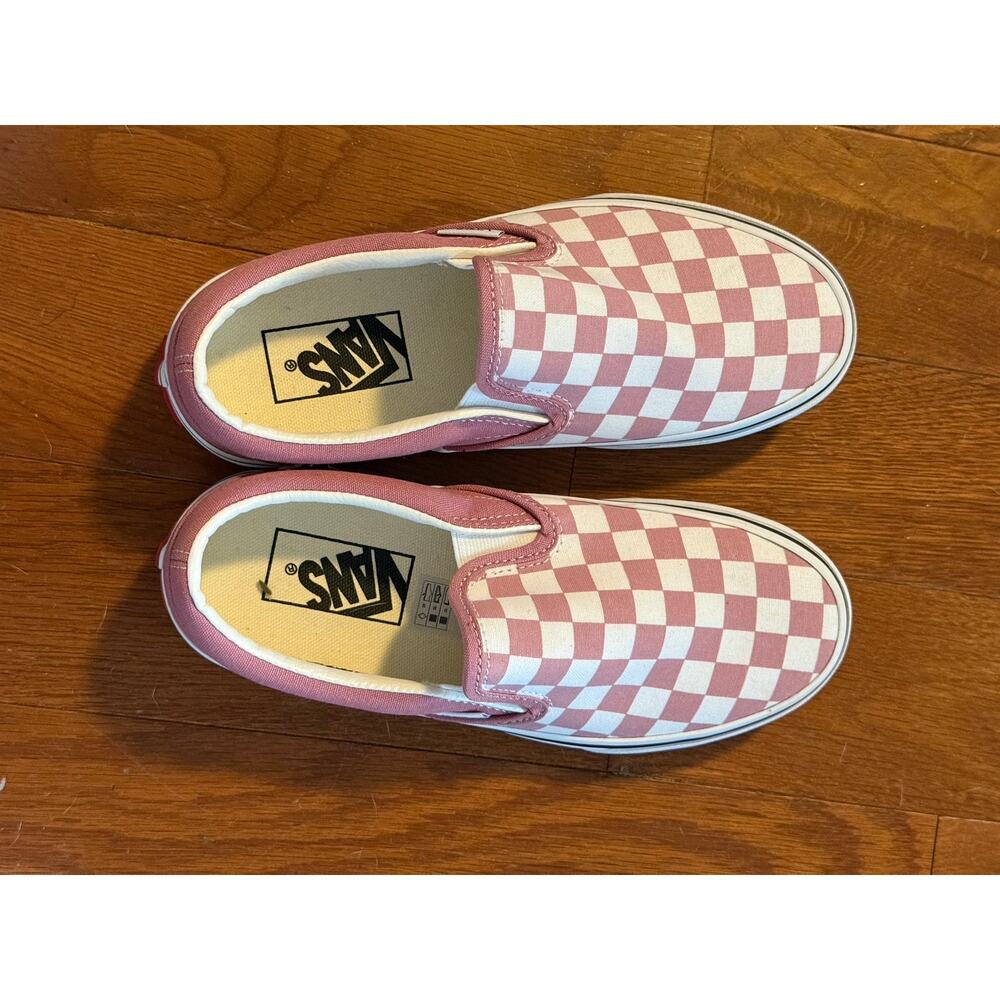 Never worn Pink checkered Vans. Women’s size 5. Men’s size 3.5